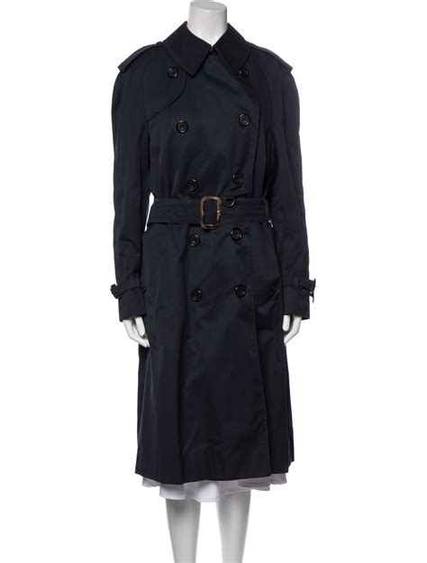 wat is ouder burberry of aquascutum|Trenchcoat .